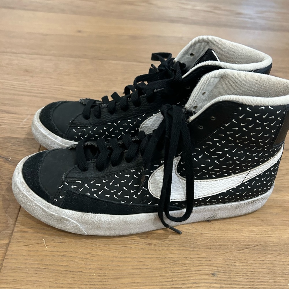 Nike Blazer Mid '77 GS 'Polka Swoosh Sneakers - Size Men’s 7, Women’s Size 8.5-9